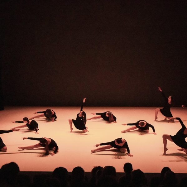 spectacle de danse Ligne 8 - 2019 - Modern Jazz Ado 2 - © Alain Scherer